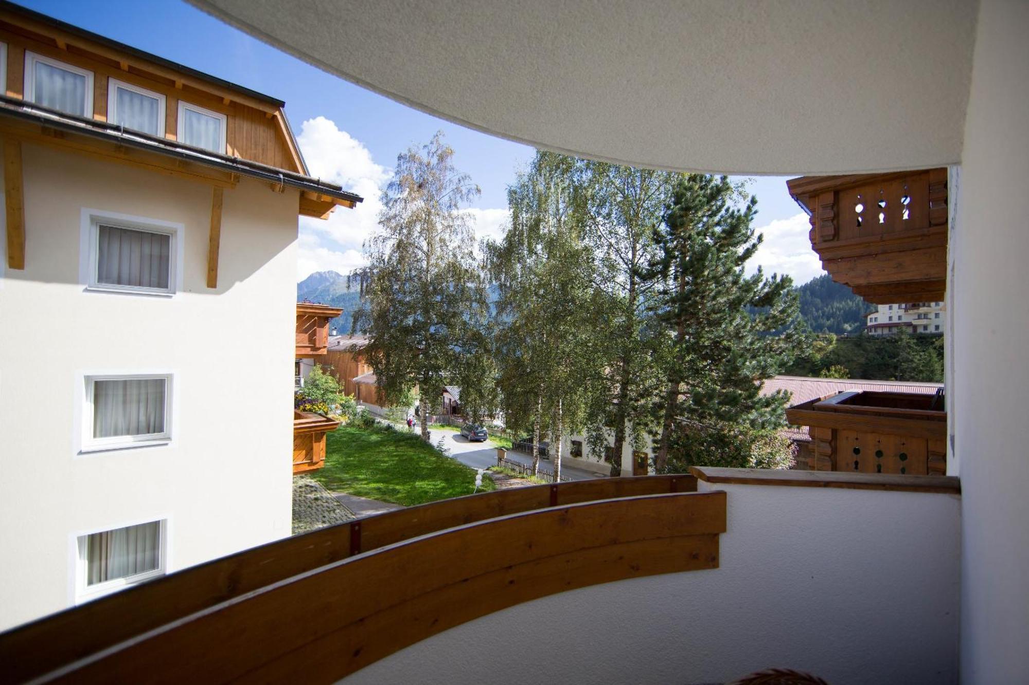 Pension Alpenrose Serfaus Værelse billede